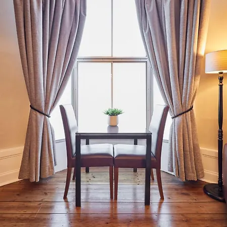 Host & - Endeavour Sails * Whitby