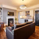 Host & - Endeavour Sails شقة