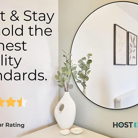 Host & - Endeavour Sails * וויטבי